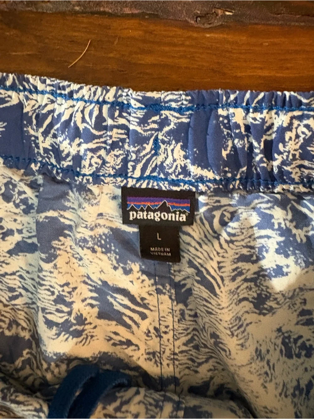 Patagonia blue white patterned barely baggies shorts size L